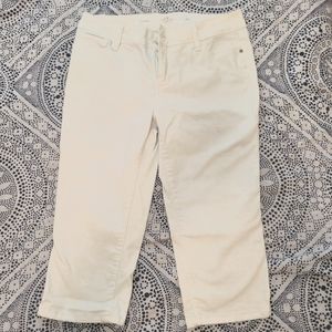 St. John's Bay white capri jeans